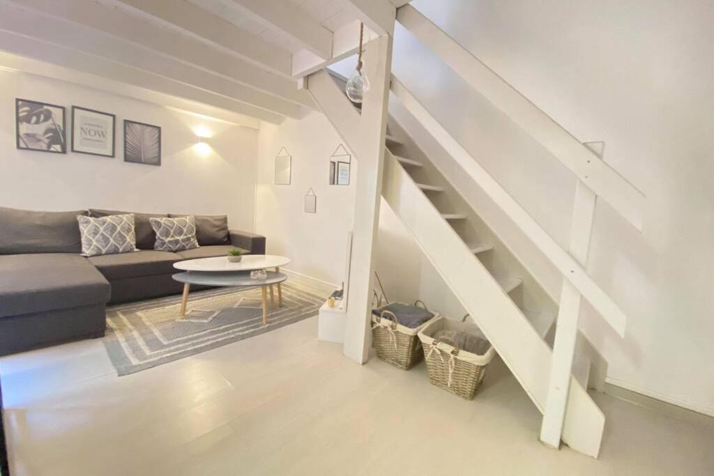 Au Coeur De La Cite Medievale Apartment Laon Bagian luar foto