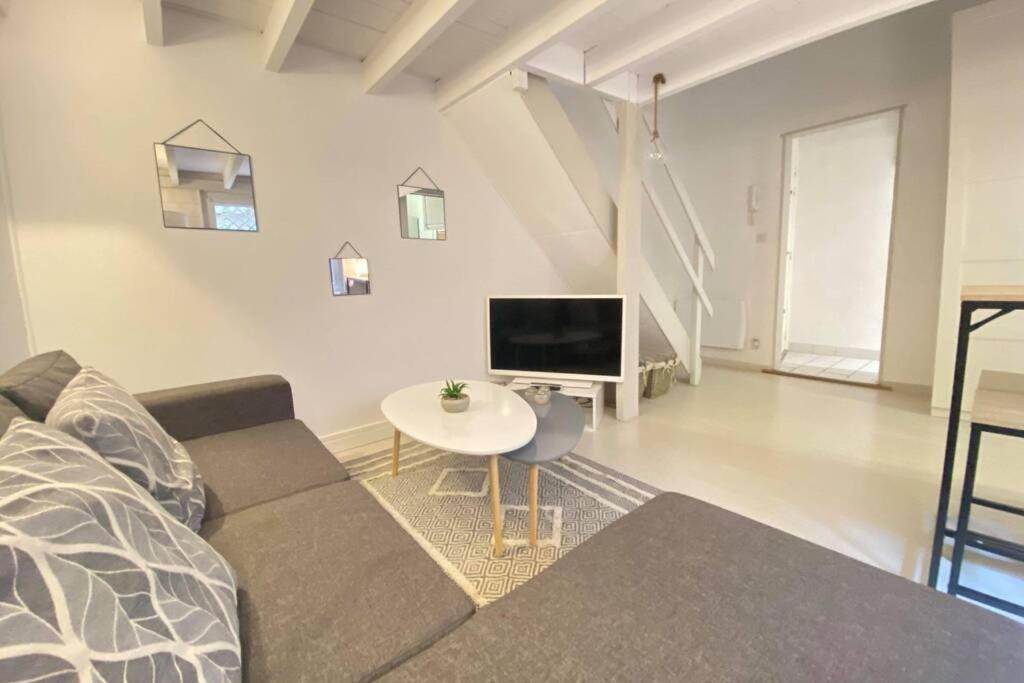 Au Coeur De La Cite Medievale Apartment Laon Bagian luar foto