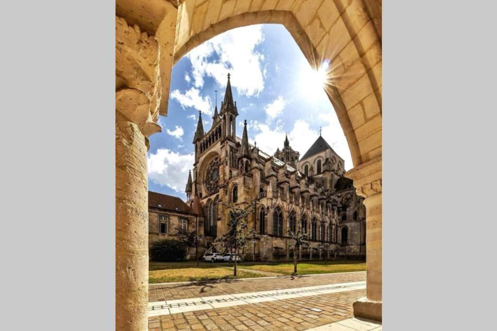 Au Coeur De La Cite Medievale Apartment Laon Bagian luar foto